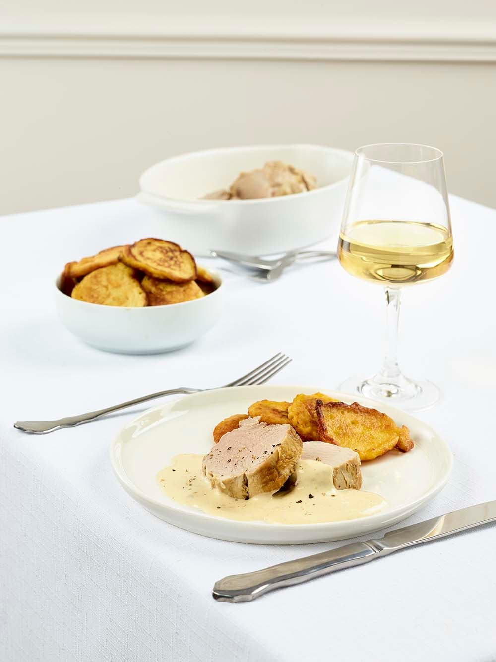 Filets mignons de porc à l'ail et au vin blanc